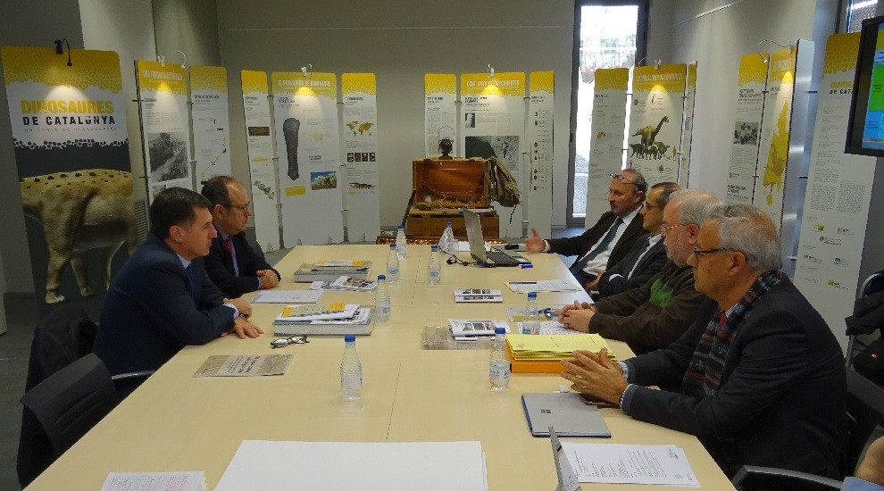 Imatge de la reunió entre representants de l'ICGC i responsables de Repsol
