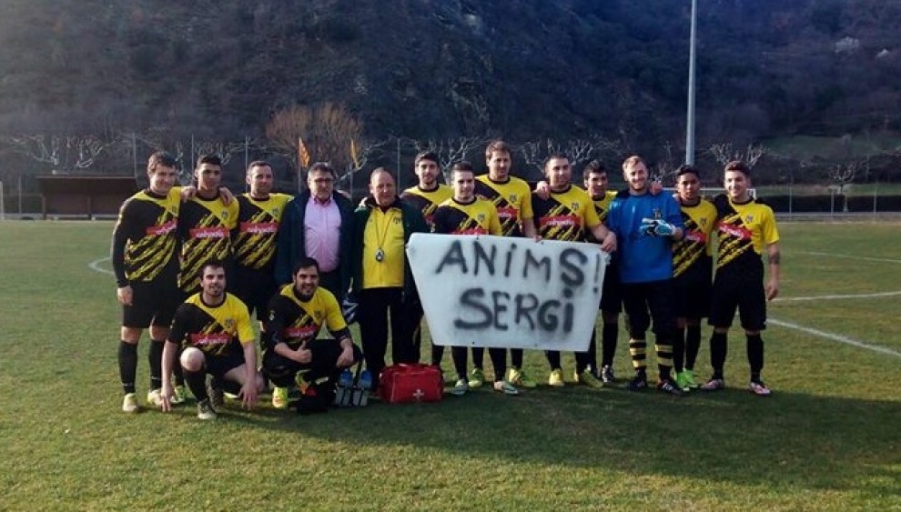 Els jugadors del Rialp van mostrar el seu suport al lesionat Sergi