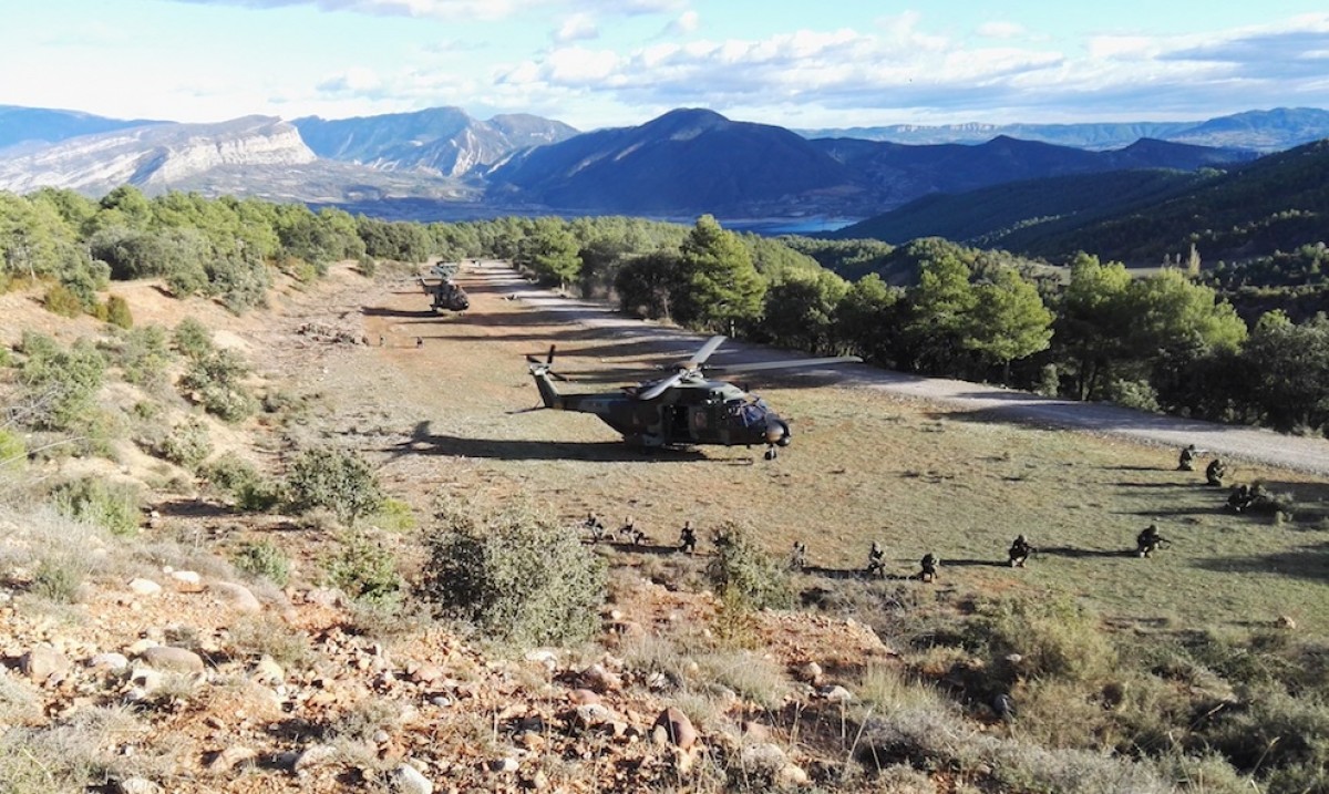 Imatge de les pràctiques militars amb helicòpters de batalló al Pallars