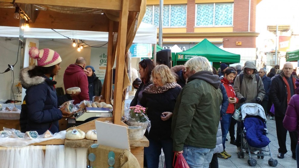 La plaça de l'Arbre ha acollit aquest dissabte la Fira de Nadal