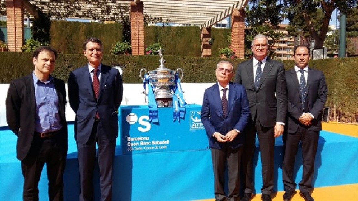 Albert Agustí, a la dreta de Javier Godó, al Reial Club de Tennis