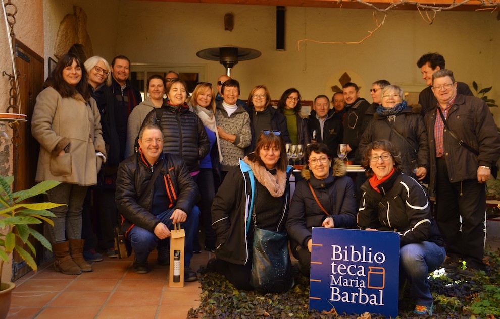 Imatge de grup d'una visita a un celler del Pallars