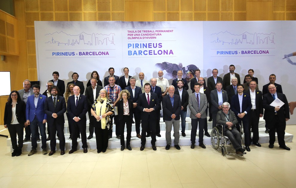 Fotografia de grup dels membres de la taula de treball dels Jocs Olímpics