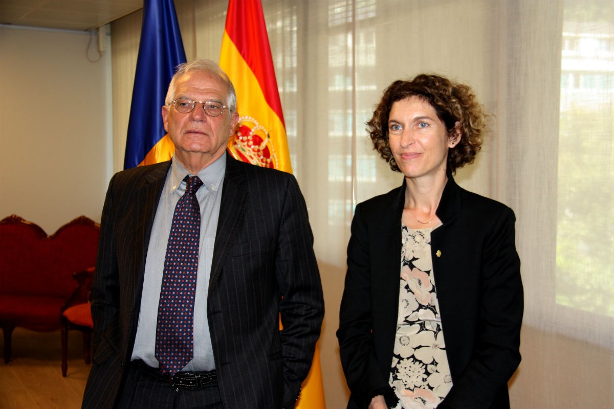 El ministre Borrell, amb la seva homòloga d'Andorra