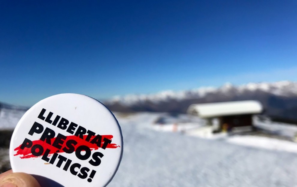 Xapa per la llibertat dels presos polítics al Pic de l'Orri