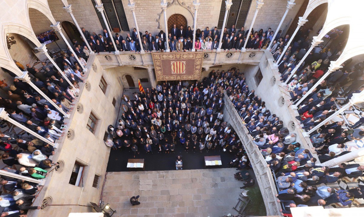 Més de 800 alcaldes s'han citat al Palau de la Generalitat per rebutjar la sentència