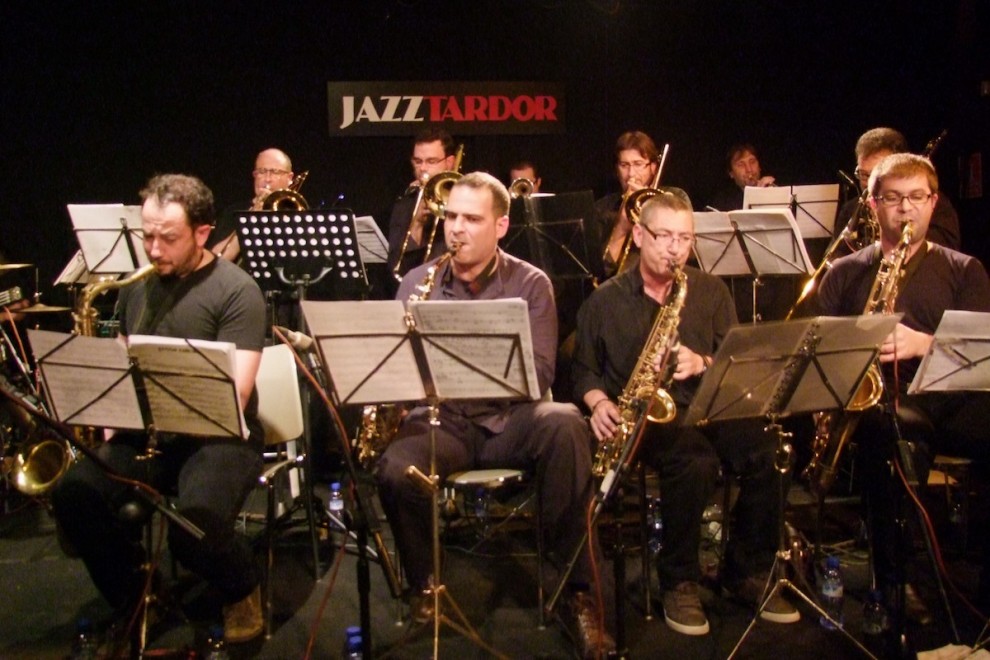 La Big Band Lleida actuant en imatge d’arxiu