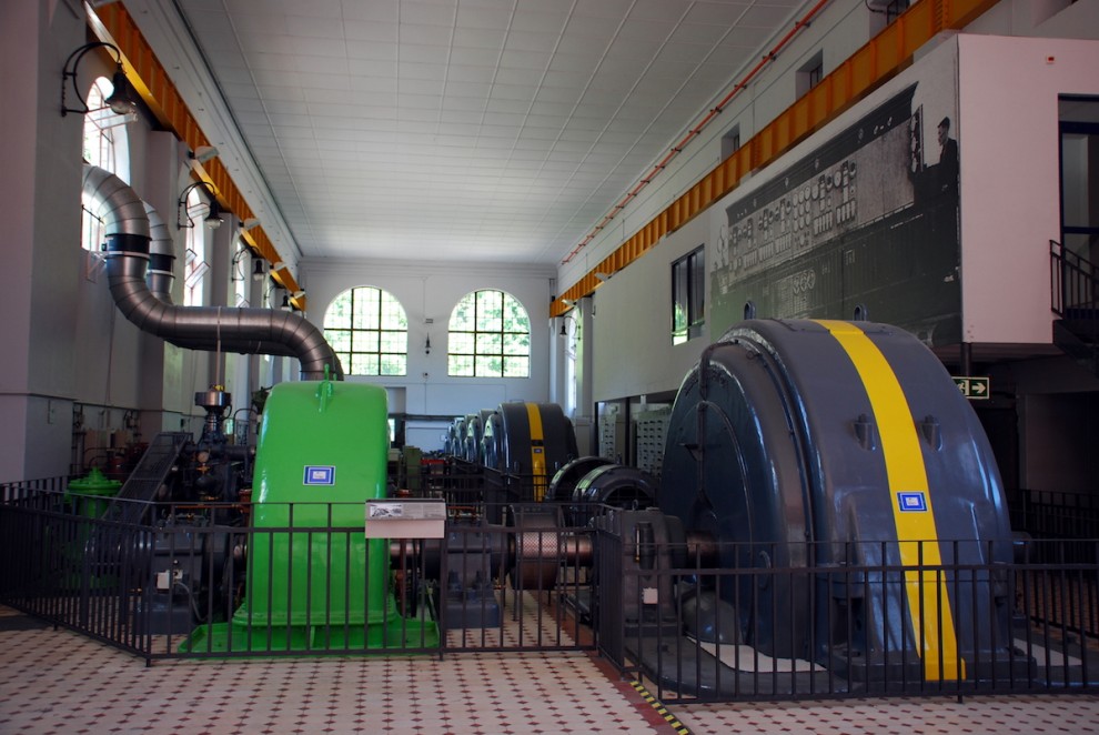 L'interior de la Central hidroelèctrica de Capdella