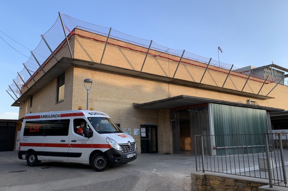Una ambulància a l’Hospital del Pallars, en imatge d'arxiu