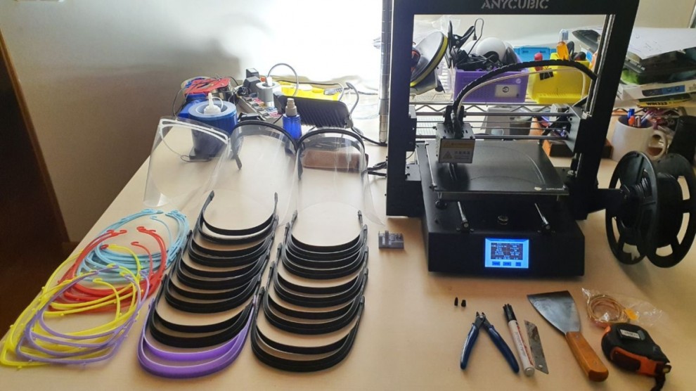 Mostra de les viseres protectores fabricades per Makers 3D Alt Pirineu i Aran