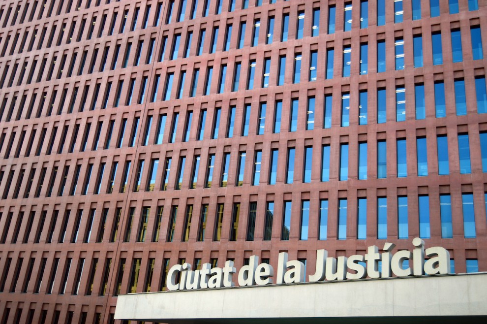 Imatge d’arxiu de la façana principal de la Ciutat de la Justícia