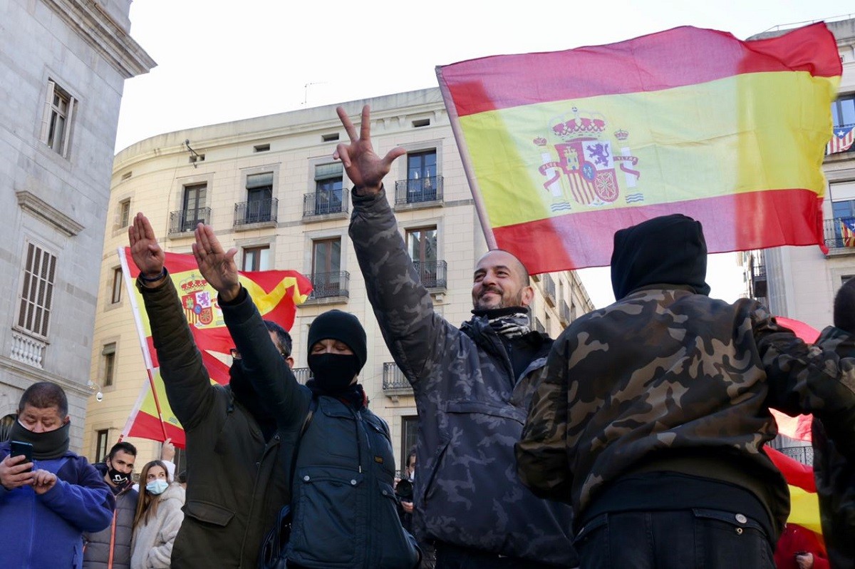 Salutacions feixistes en un acte de Vox a Barcelona