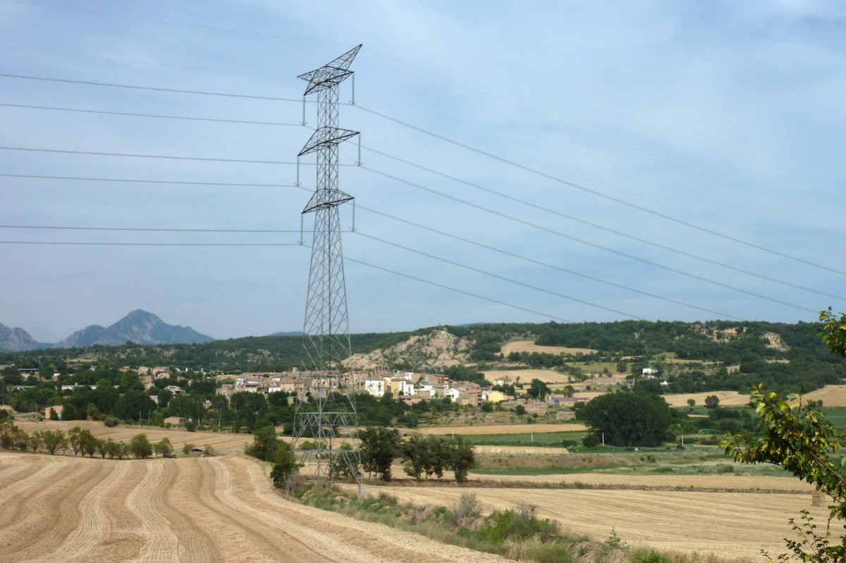 Imatge d'arxiu d'una torre elèctrica prop de Figuerola d’Orcau