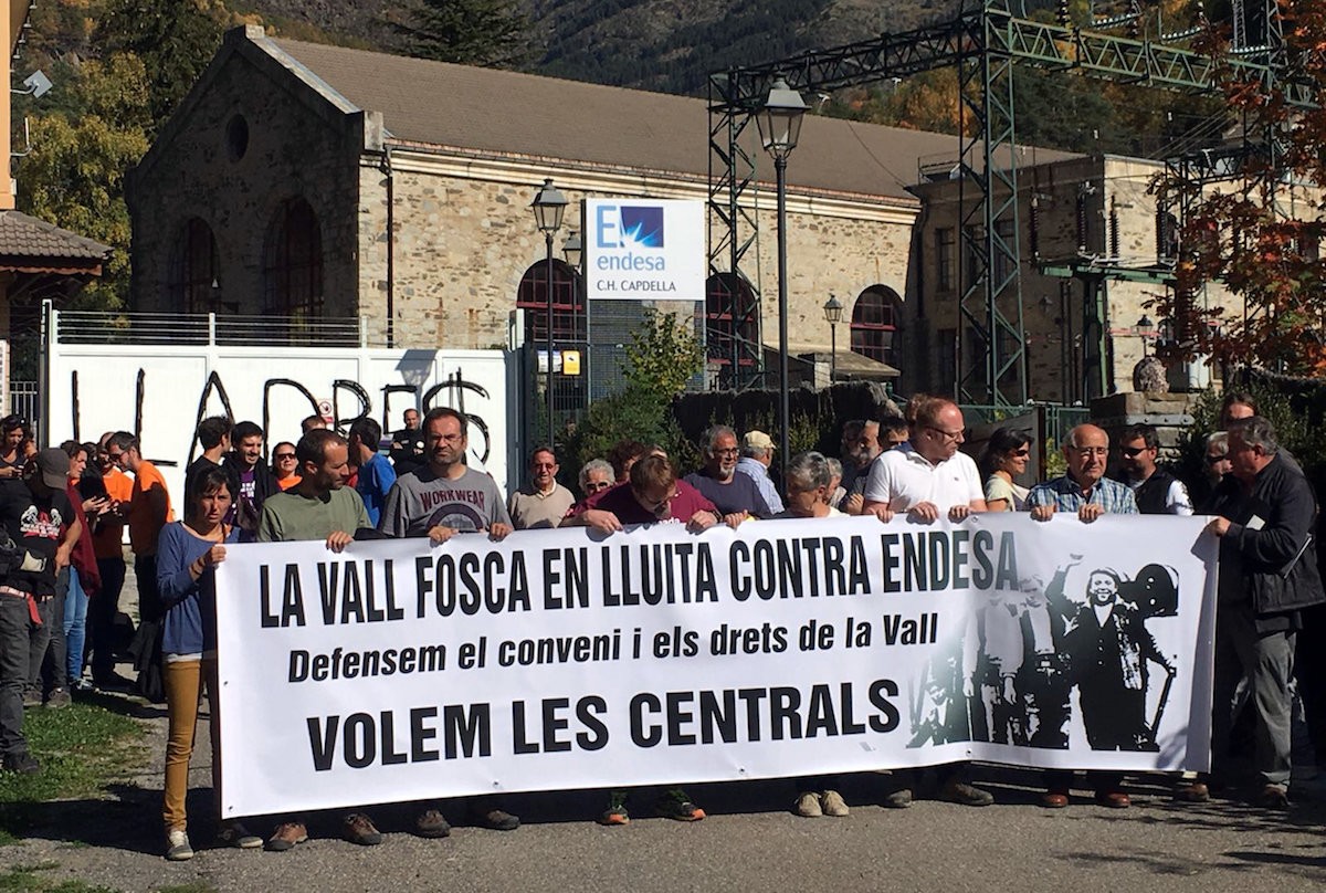 Protesta dels veïns de la Vall Fosca en una manifestació de 2017