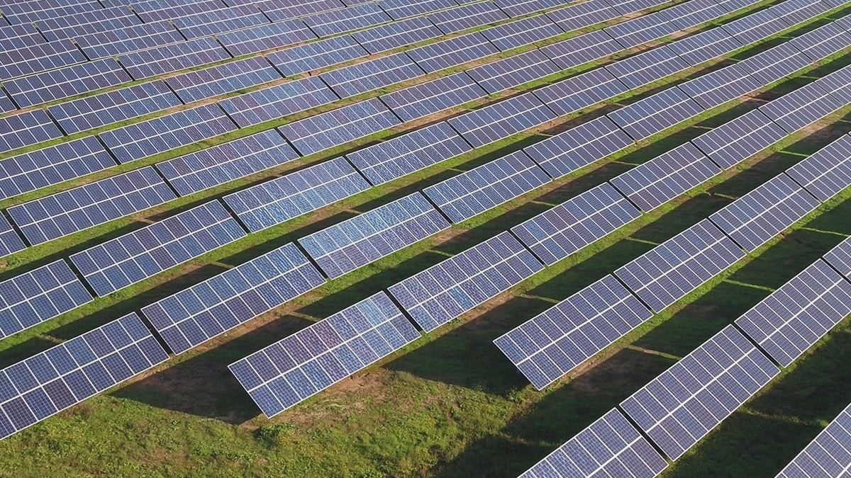 Una planta solar fotovoltaica, en una imatge d'arxiu