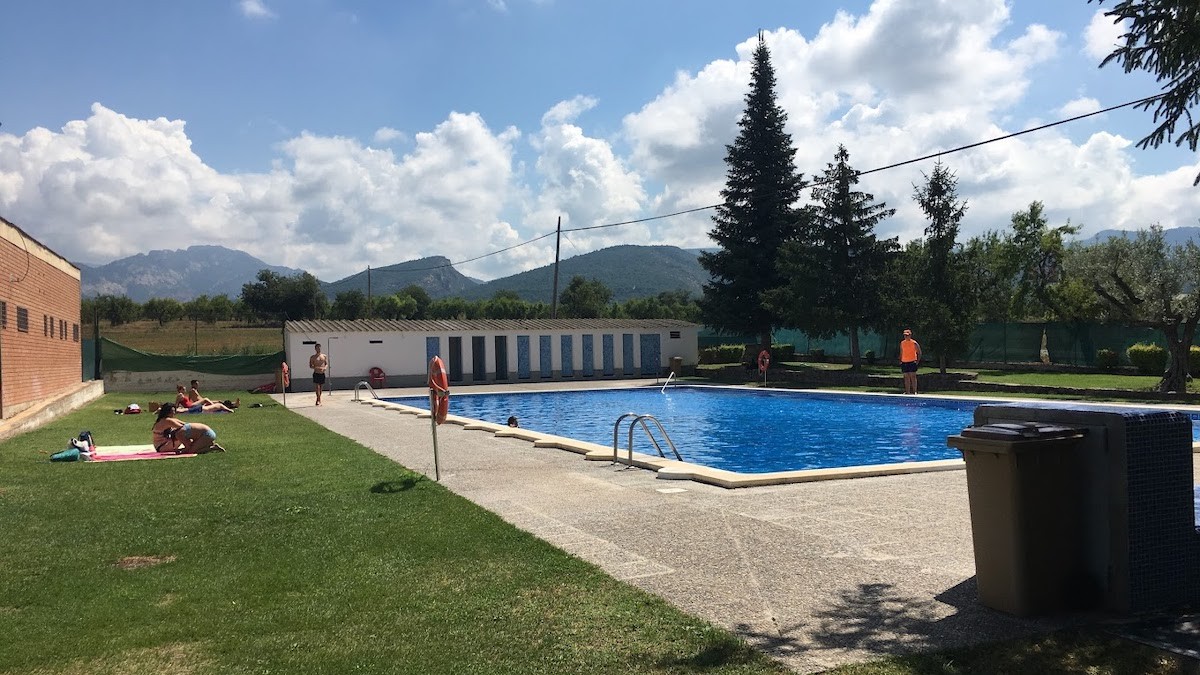 La piscina municipal d'Isona, en una imatge d'arxiu