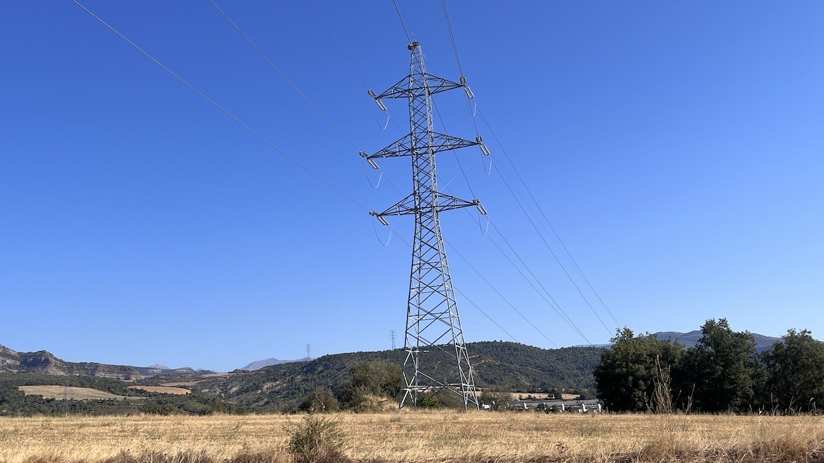 Una torre elèctrica al Pallars Jussà