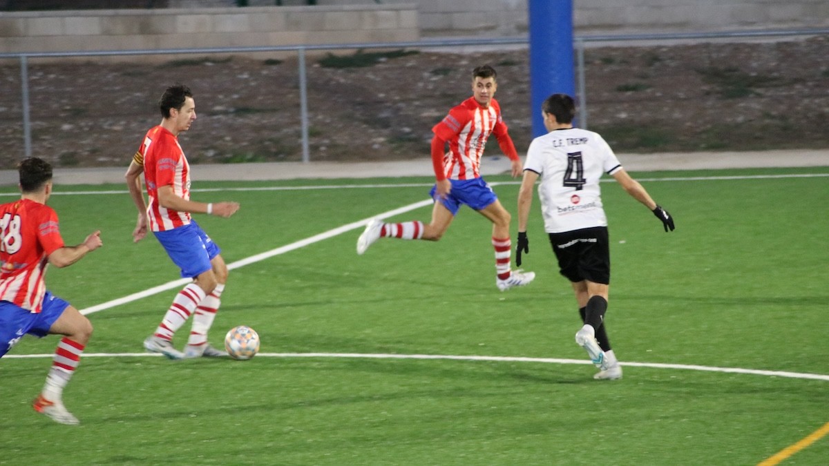 Els gols d'Uly, Miki Molleví i Albert Soto van donar la victòria als poblatans