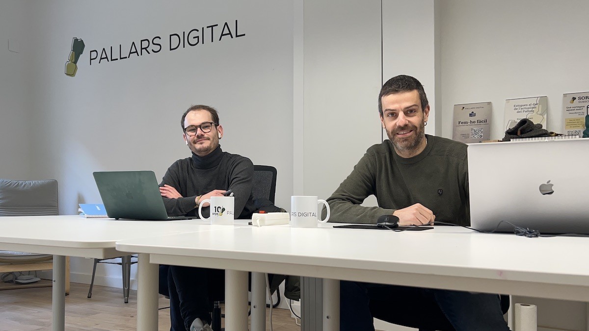 Jordi Ubach i Tomàs Garcia, aquest dimecres, a la redacció de Pallars Digital a Tremp