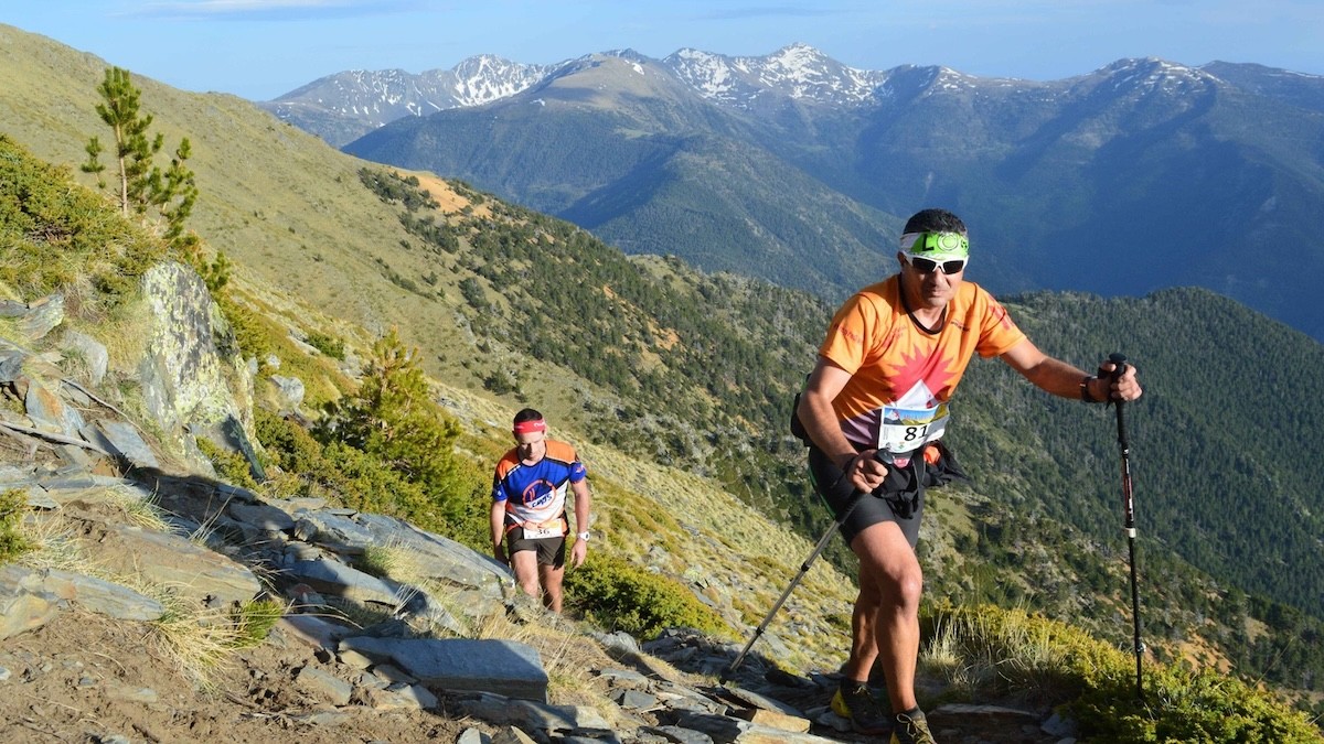 Participants de la Milla Vertical d’Àreu pujant al Monteixo