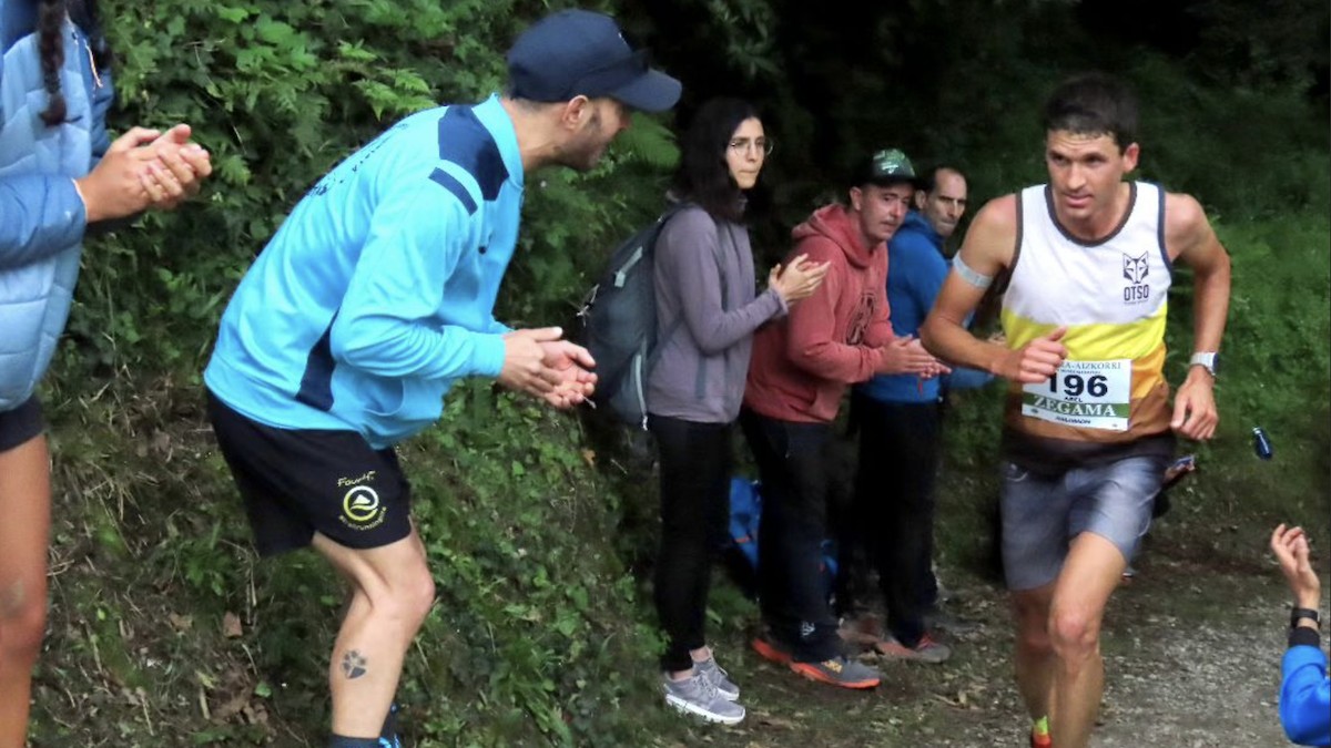 Fa unes dos setmanes l'atleta també va participar a la marató Zegama-Aizkorri