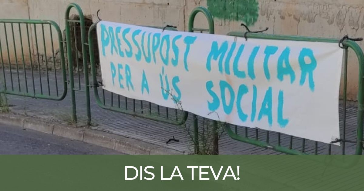 Un pancarta a la plaça Països Catalans de Tremp