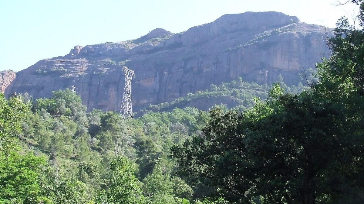 La Roca Foradada vista des de l'ermita de Sant Miquel del Pui