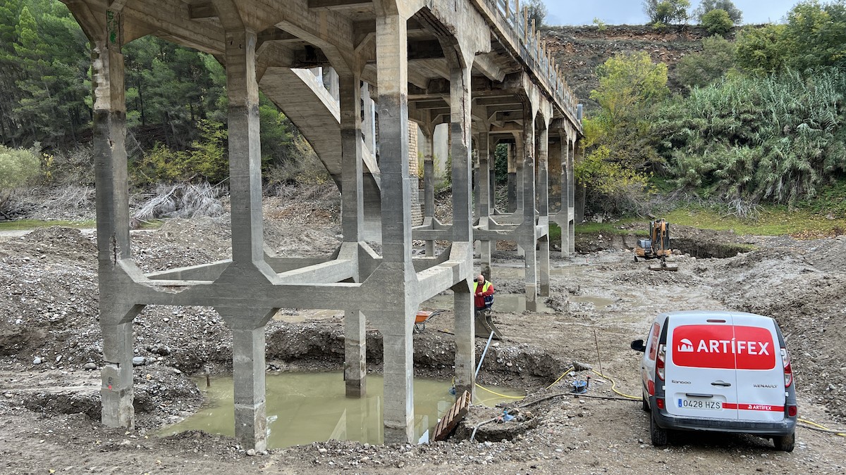 Imatge dels treballs al pont dels Palillos