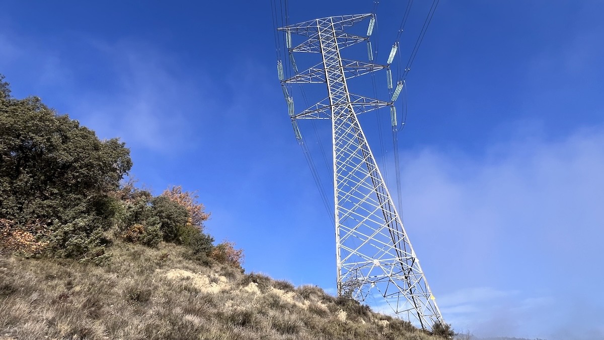 Una torre elèctrica al Pallars Jussà