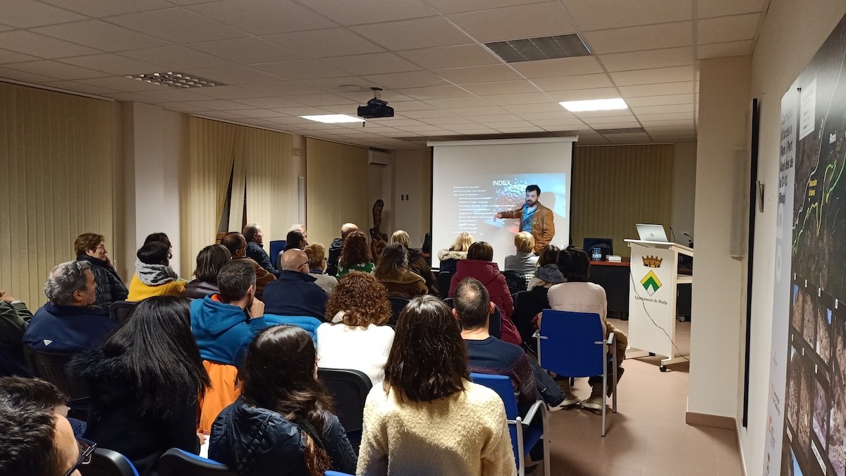 El poblatà Albert Farré durant la conferència