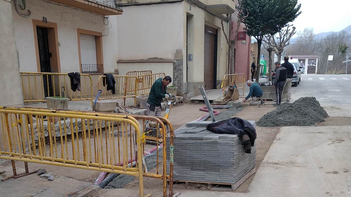 Imatge d'alguns treballs al carrer Tarragona de Tremp