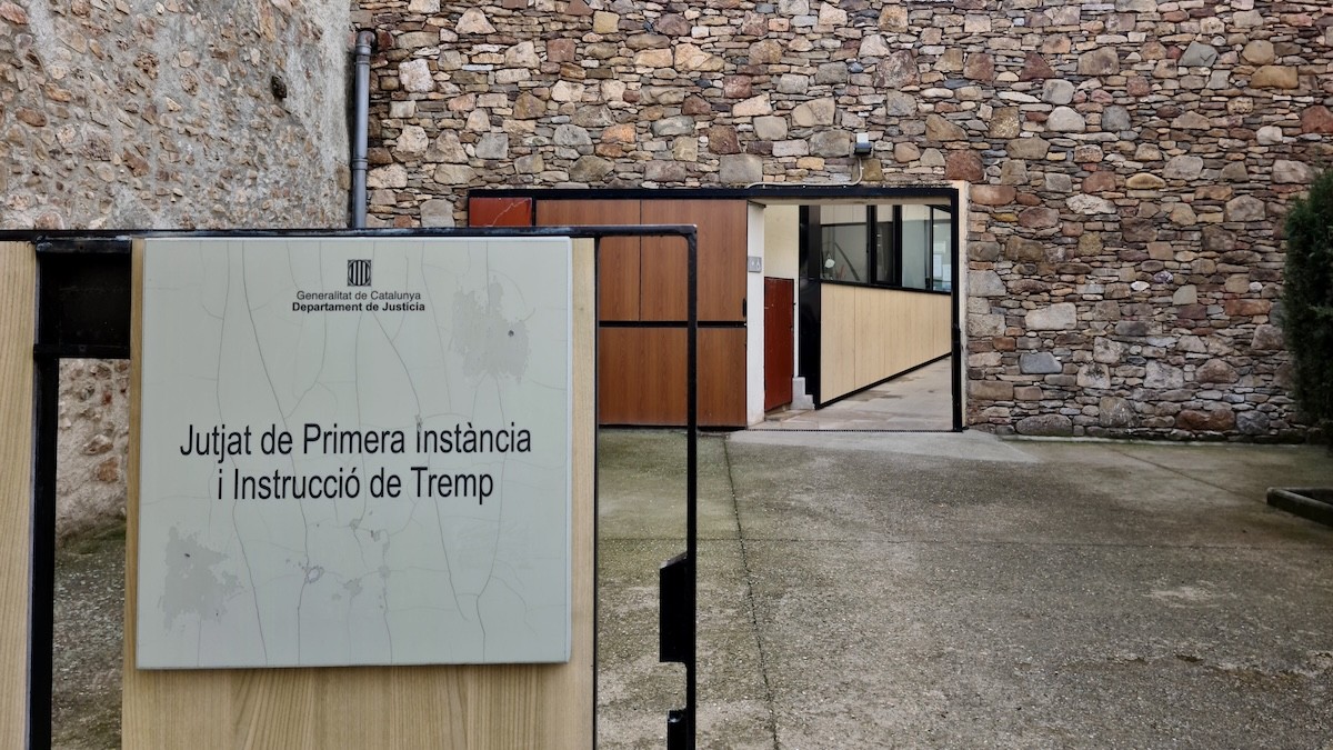 Entrada del Jutjat de Tremp en una imatge d'arxiu