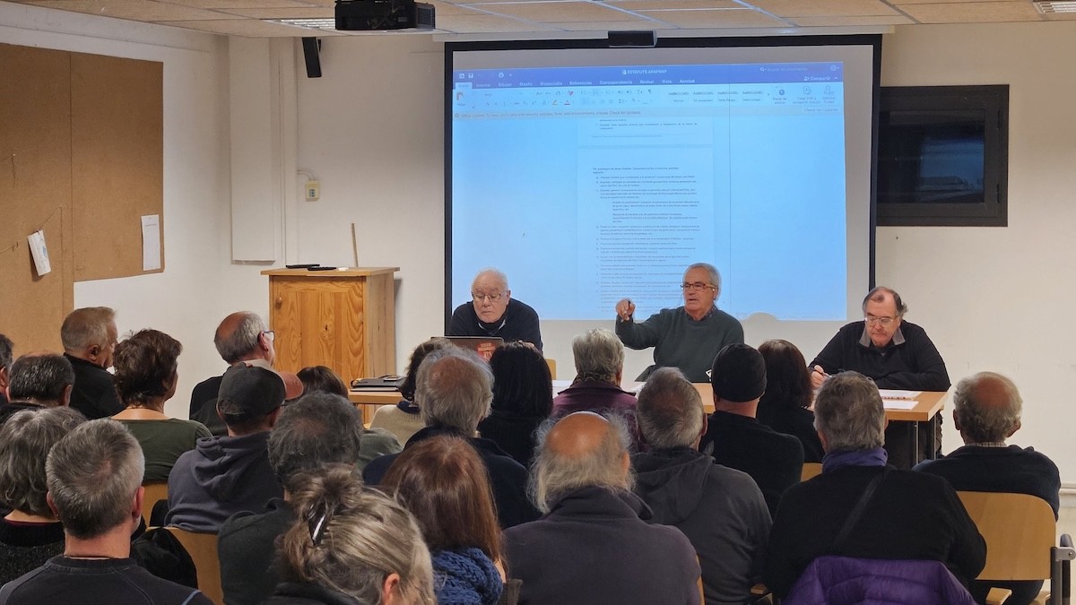 Unes 50 persones han assistit a la presentació de l'entitat a Llavorsí