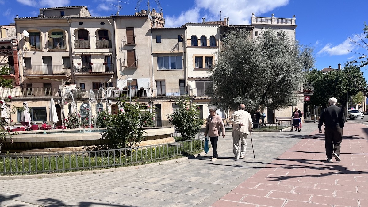 Padrins passejant per la ciutat de Tremp
