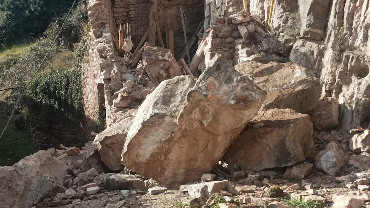 Les roques de grans dimensions que van caure sobre el poble