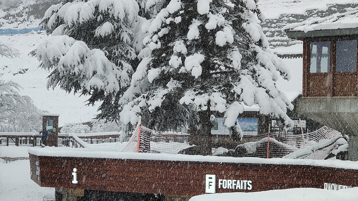 Baqueira durant la intensa nevada d'aquest dimecres