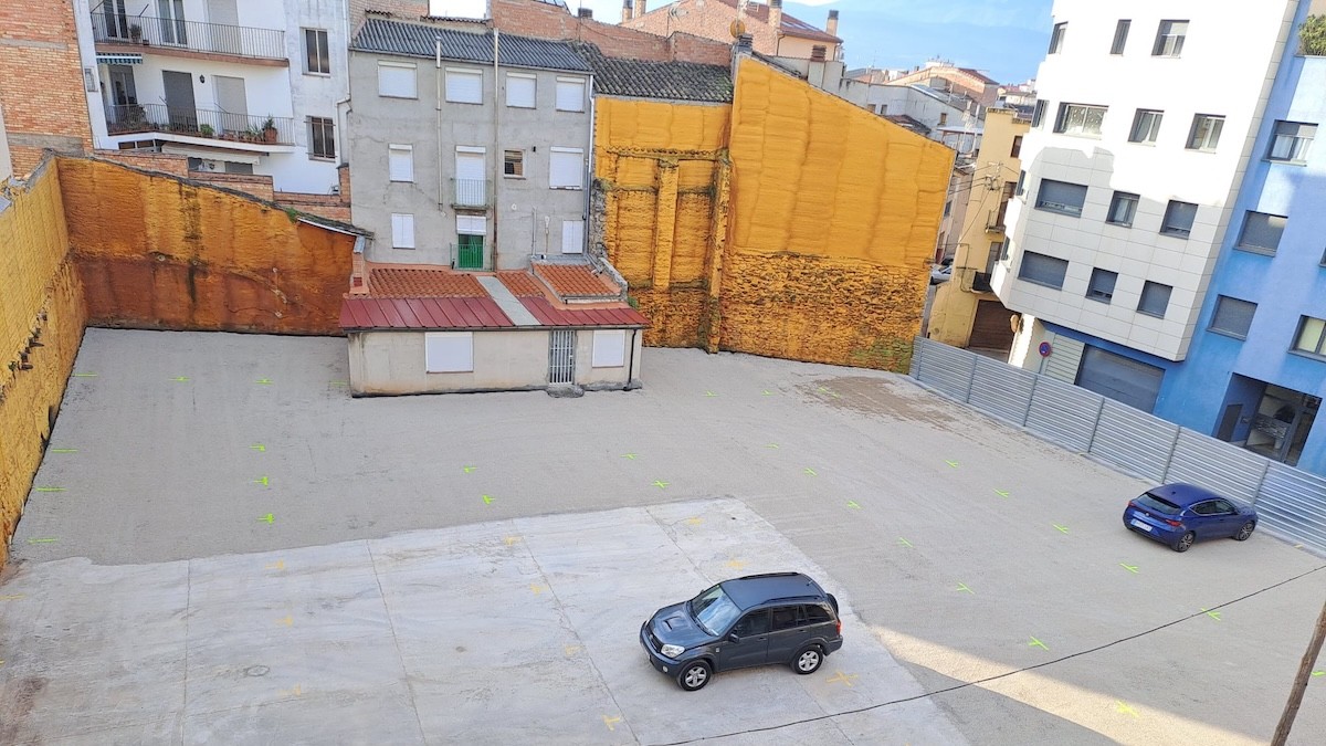 Vista del nou pàrquing, situat entre els carrers General Cassola i Colomina