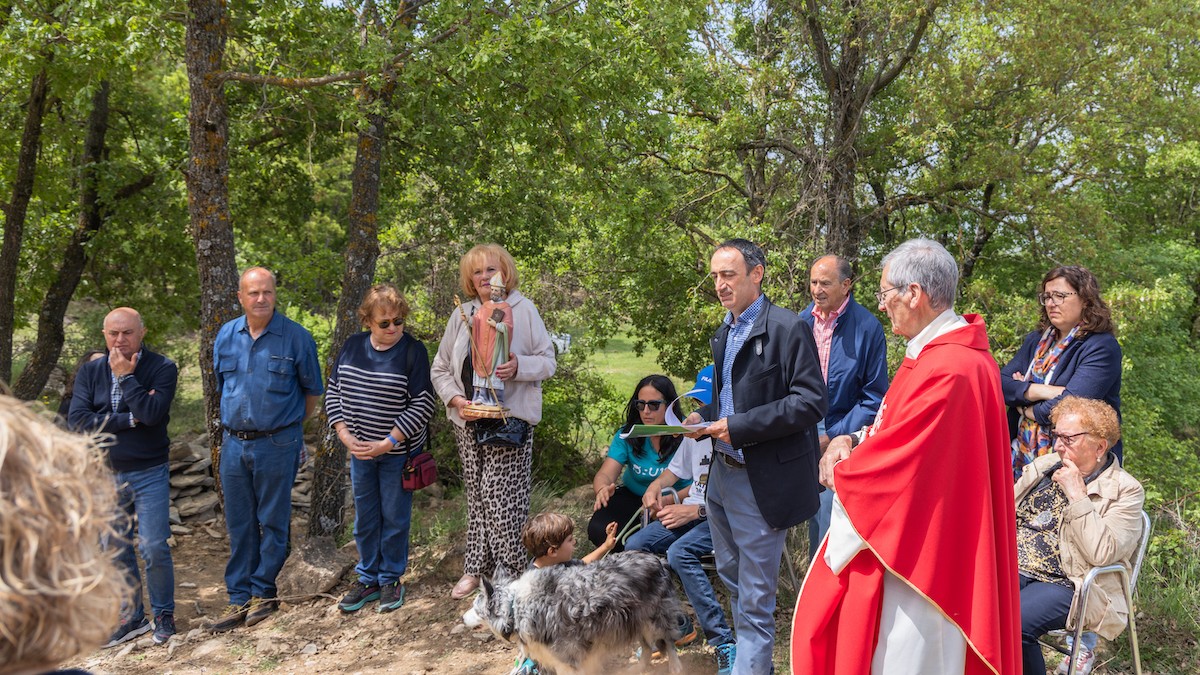 Badia i Mauri, en primer terme a la dreta, durant la inauguració de les obres