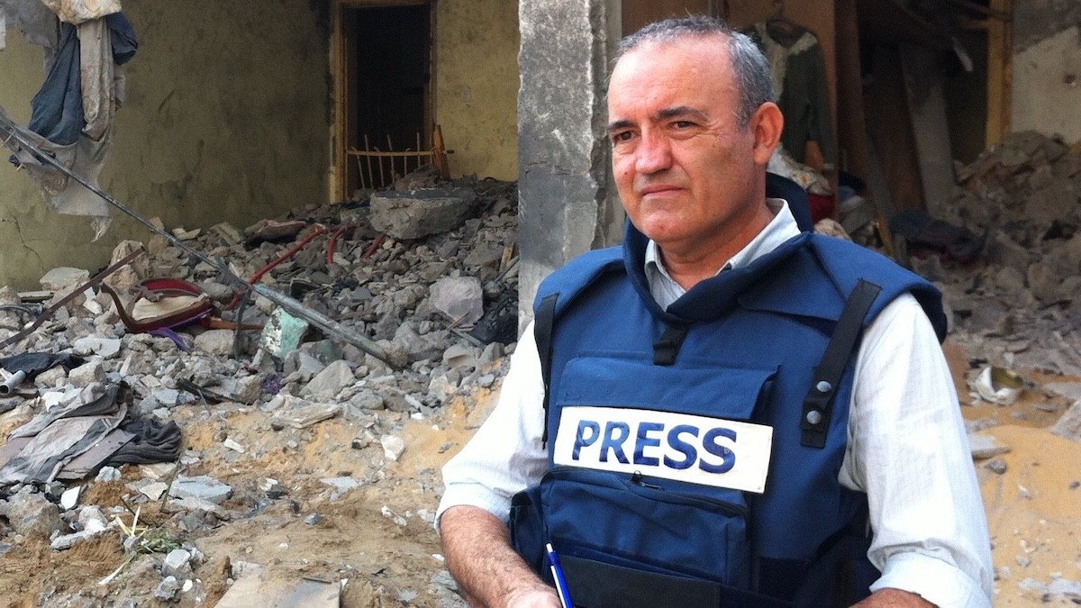 Albert Elfa fent de corresponsal al Pròxim Orient