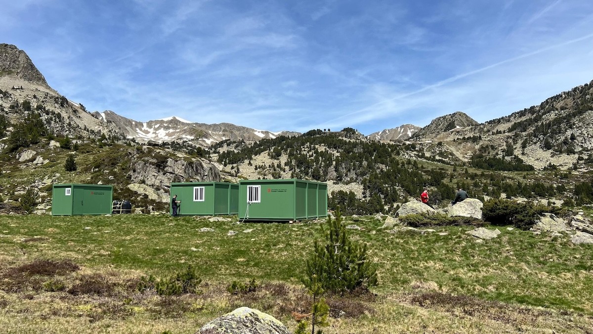 El campament helitransportat a tocar dels estanys del Rosari d'Àrreu i Garrabea