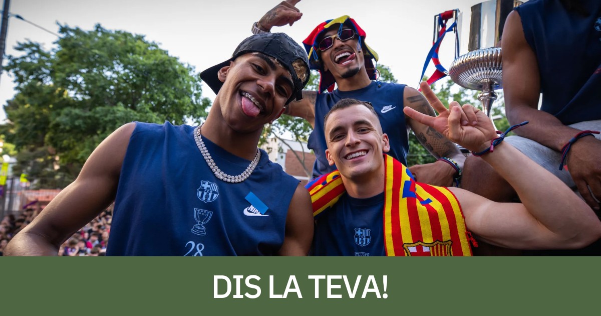 Lamine Yamal, Casadó i Raphinha, celebrant els títols amb l'afició