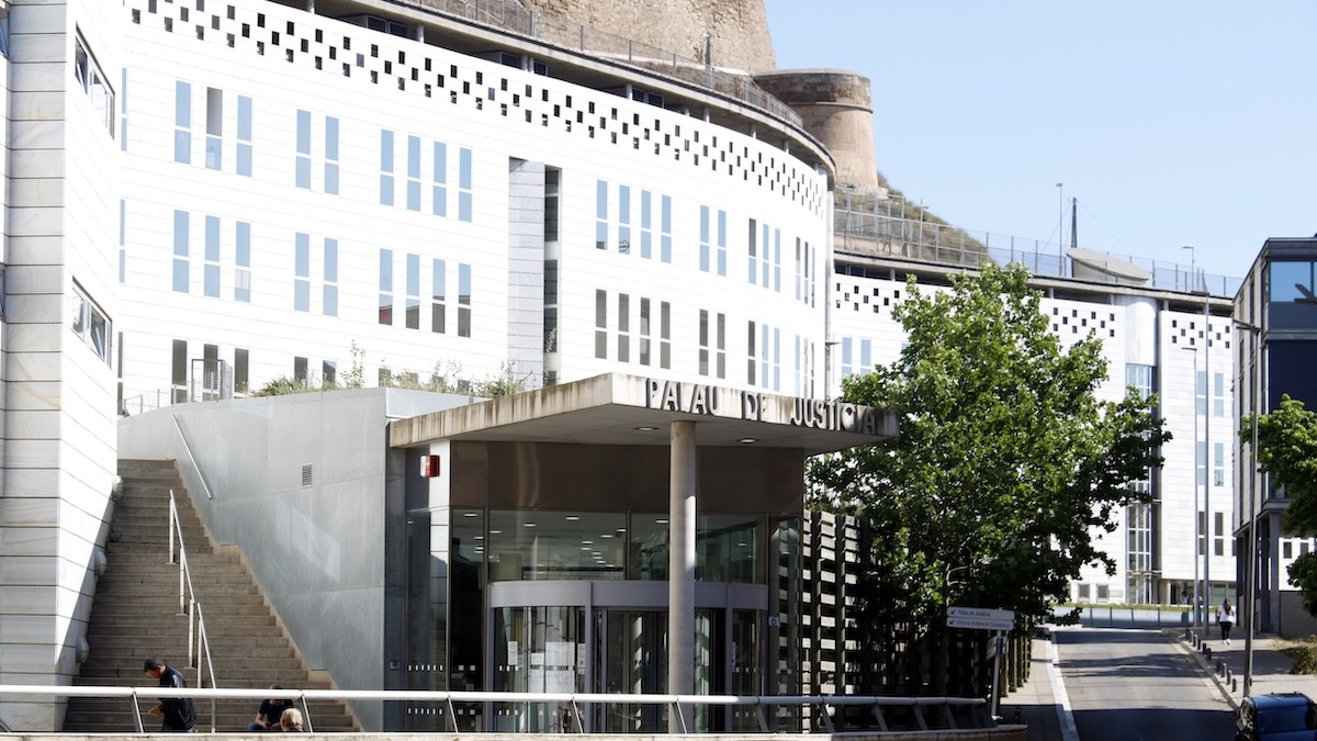 Entrada a l'Audiència de Lleida
