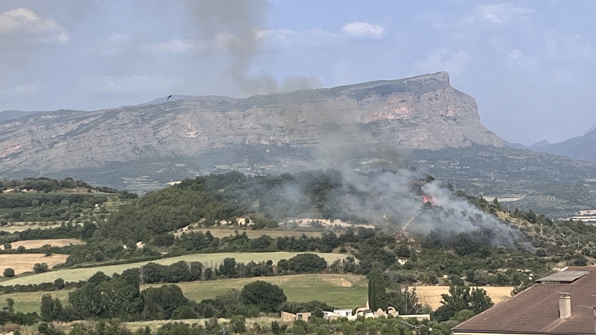 L'incendi vist des del poble