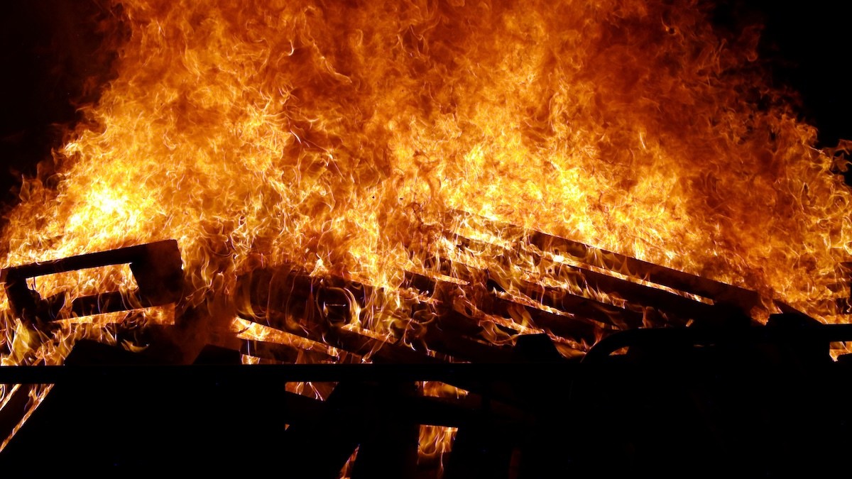 Una foguera de Sant Joan