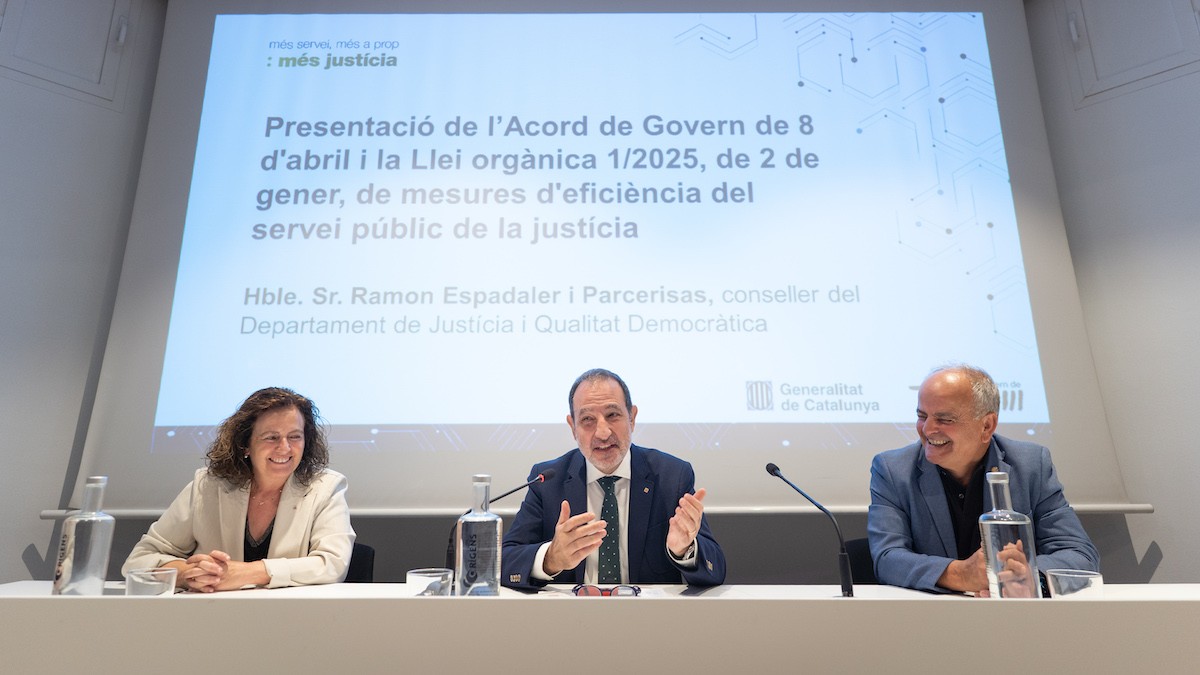 Espadaler, amb Romero i Jordana, durant l'acte a l'Epicentre de Tremp