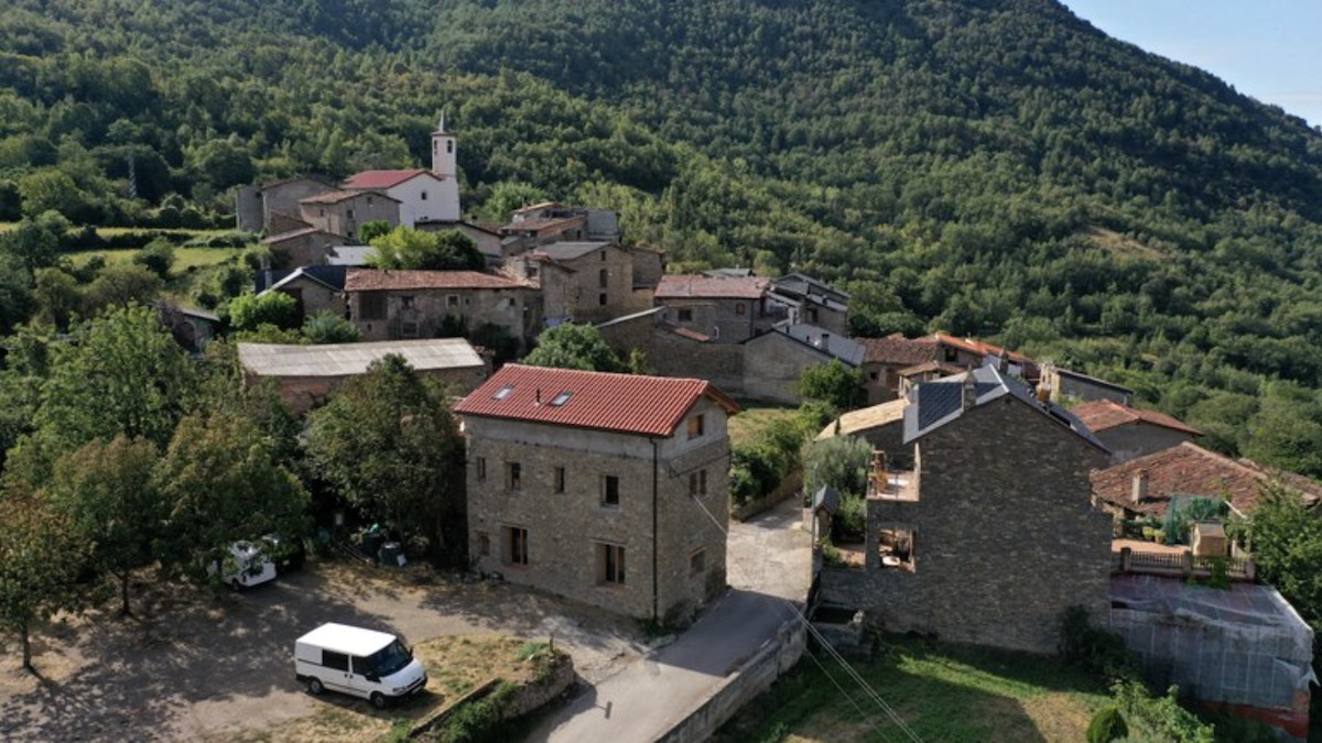 Imatge aèria del poble d'Arcalís