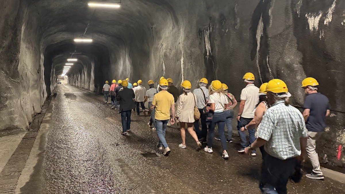 Imatge de la visita a la central d'Estany Gento-Sallente