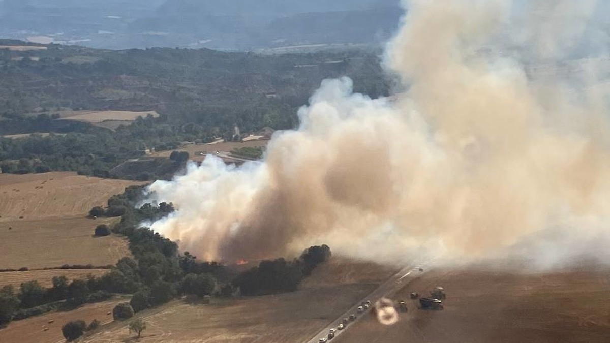 Imatge de l'incendi des de l'aire