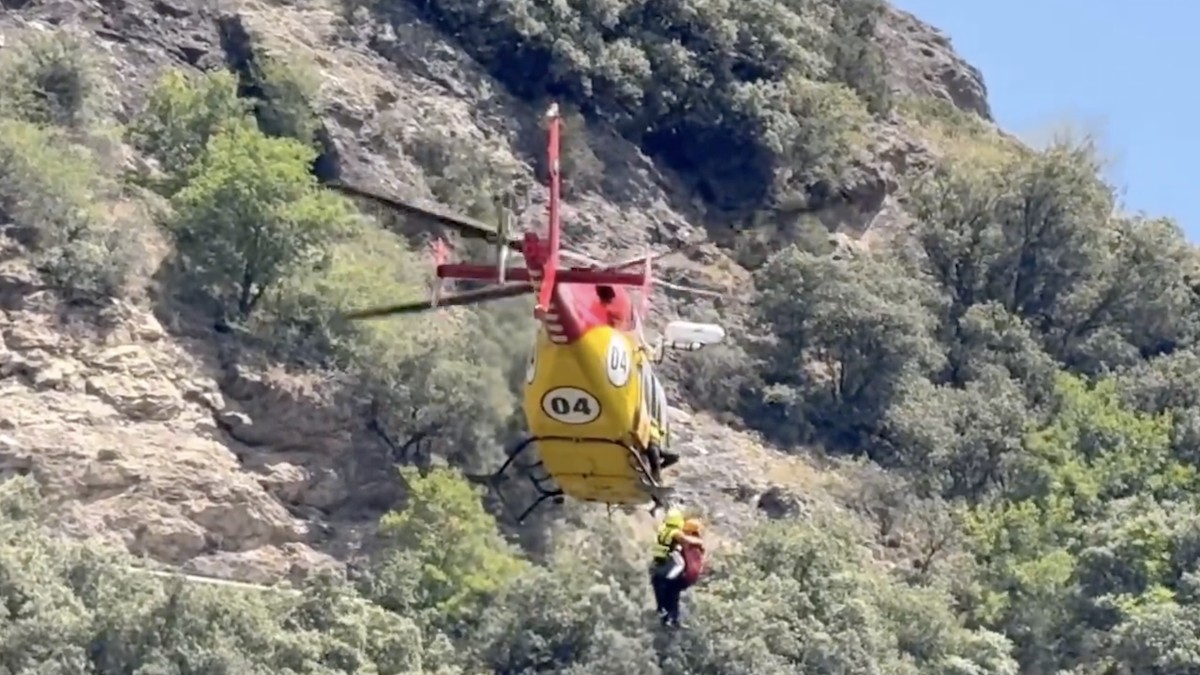 Imatge del rescat de la persona accidentada