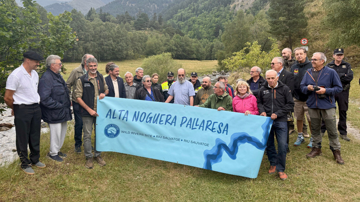Representants polítics durant la presentació del certificat 'Riu Salvatge'